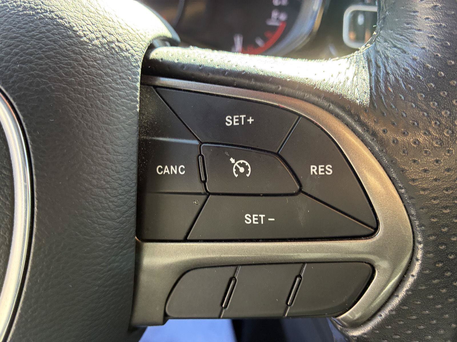 Used 2022 Dodge Durango SXT AWD/4WD image 24