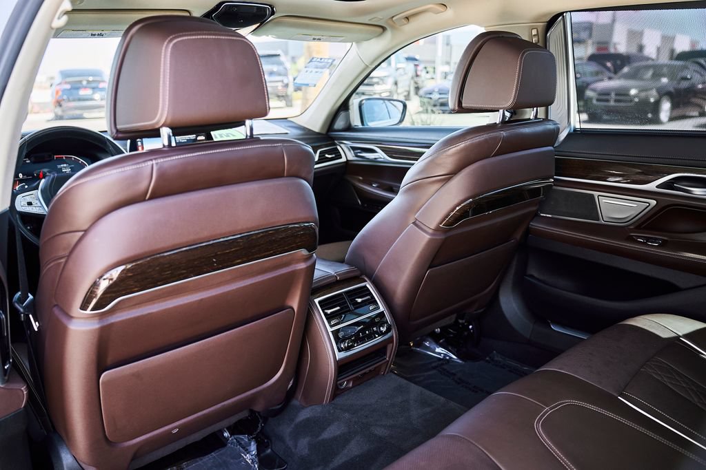 Used 2020 BMW 750i xDrive w/ Executive Package AWD/4WD image 20