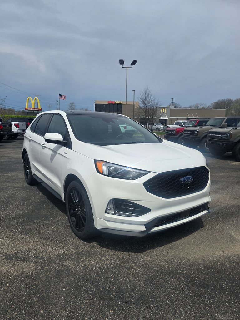 Certified 2023 Ford Edge ST-Line AWD/4WD image 7
