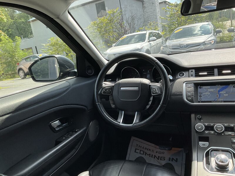 Used 2018 Land Rover Range Rover Evoque SE AWD/4WD image 17