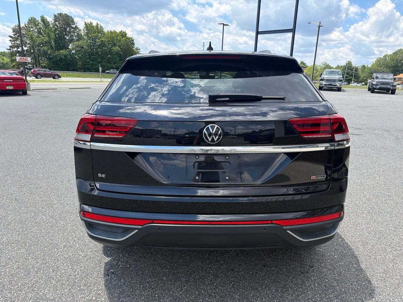 Used 2021 Volkswagen Atlas Cross Sport SE AWD/4WD image 7