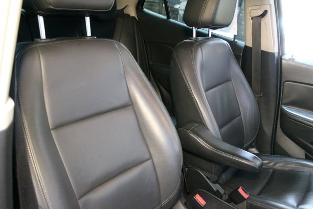 Used 2018 Buick Encore Essence w/ Experience Buick Package FWD image 10