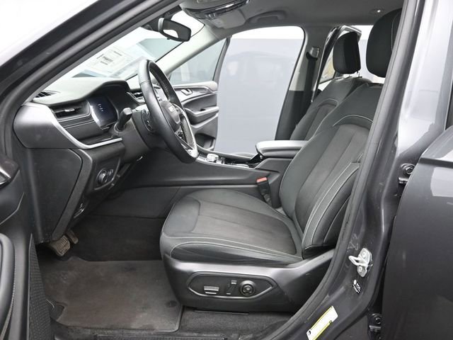 Used 2022 Jeep Grand Cherokee L Laredo w/ Luxury Tech Group I image 10