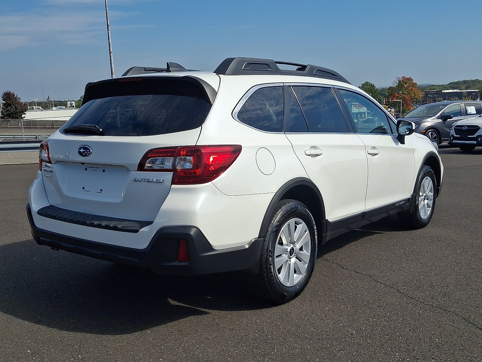 Used 2019 Subaru Outback 2.5i Premium w/ Protection Package #1 AWD/4WD image 6