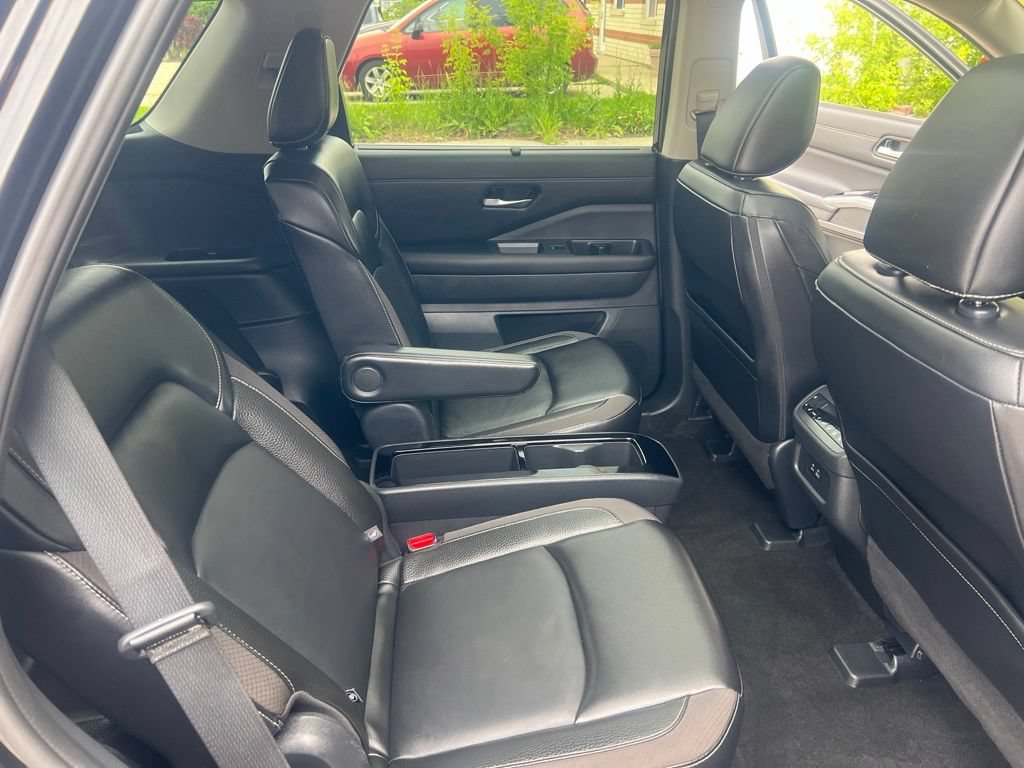 Certified 2024 Nissan Pathfinder SL w/ SL Premium Package AWD/4WD image 15