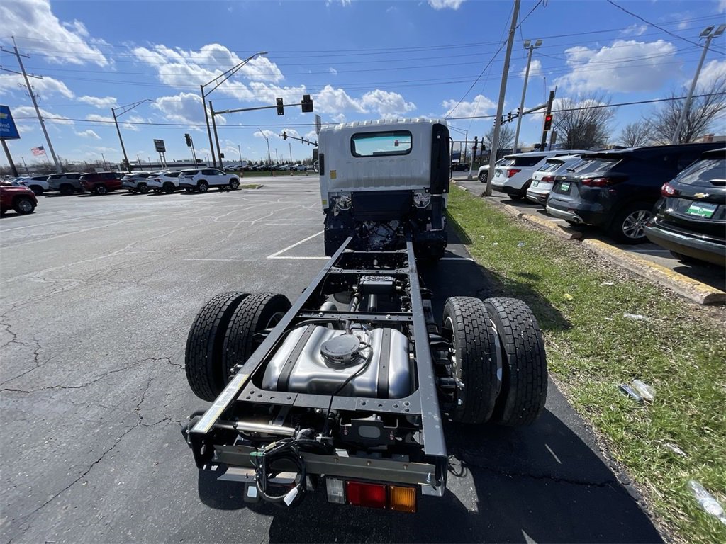 New 2024 Chevrolet Low Cab Forward image 4