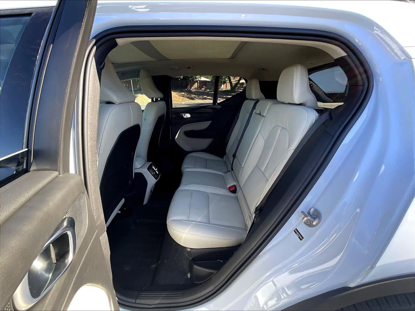 New 2026 Volvo XC40 B5 Plus w/ Protection Package Premier AWD/4WD image 12