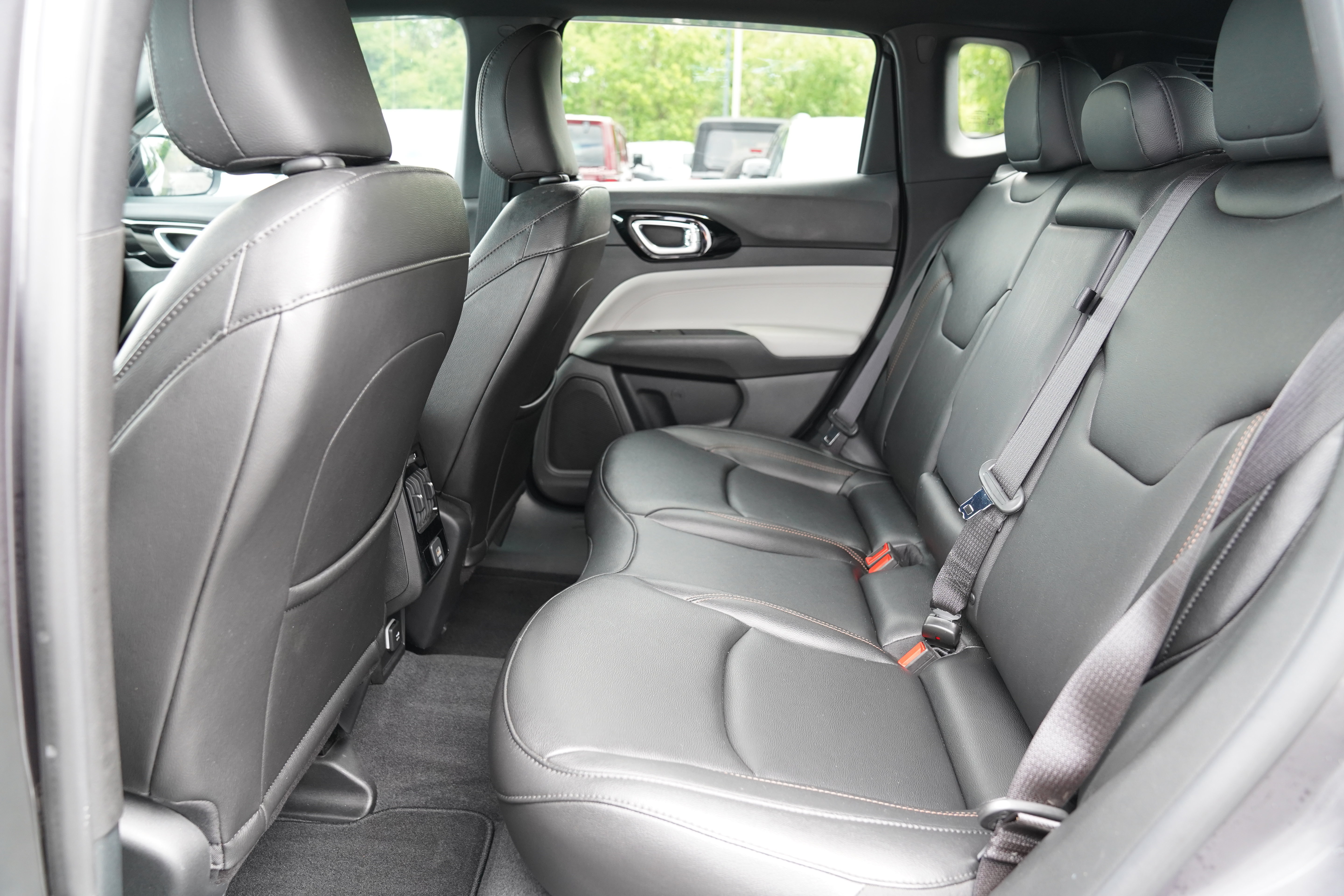 Used 2024 Jeep Compass Limited AWD/4WD image 5
