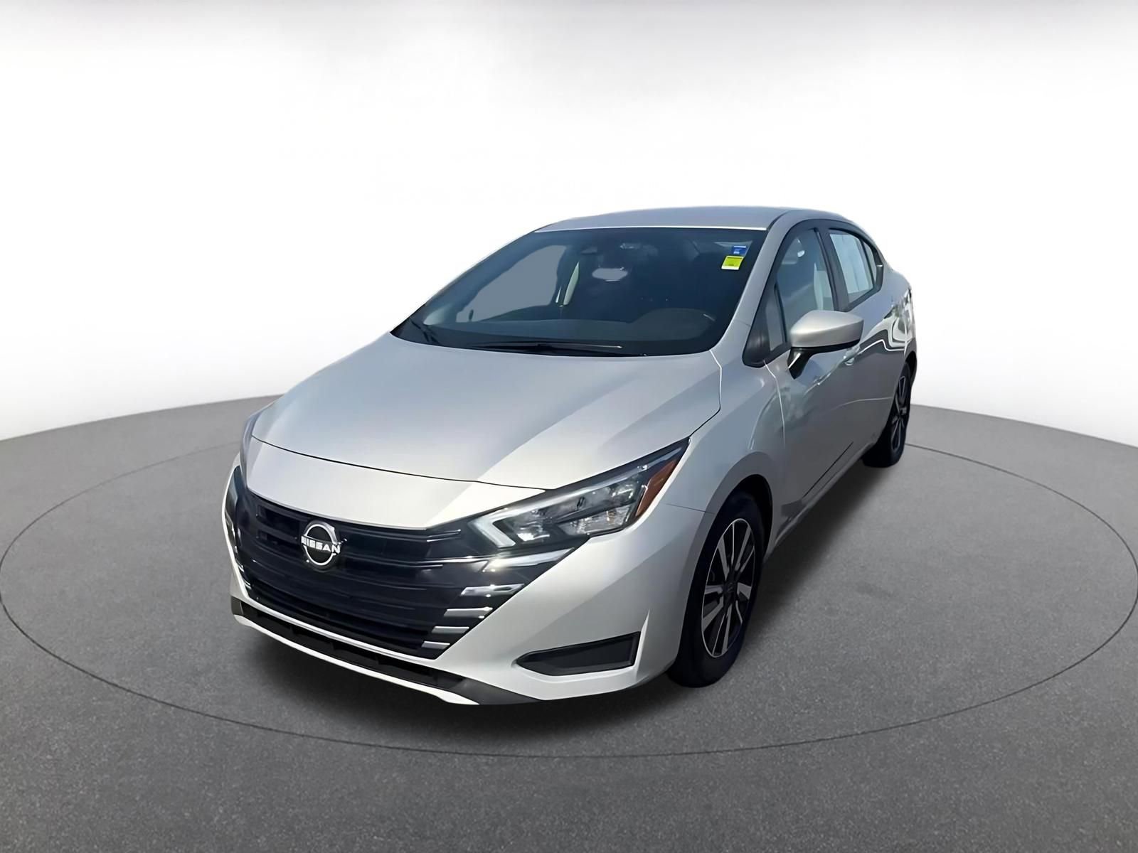 Used 2025 Nissan Versa SV image 7