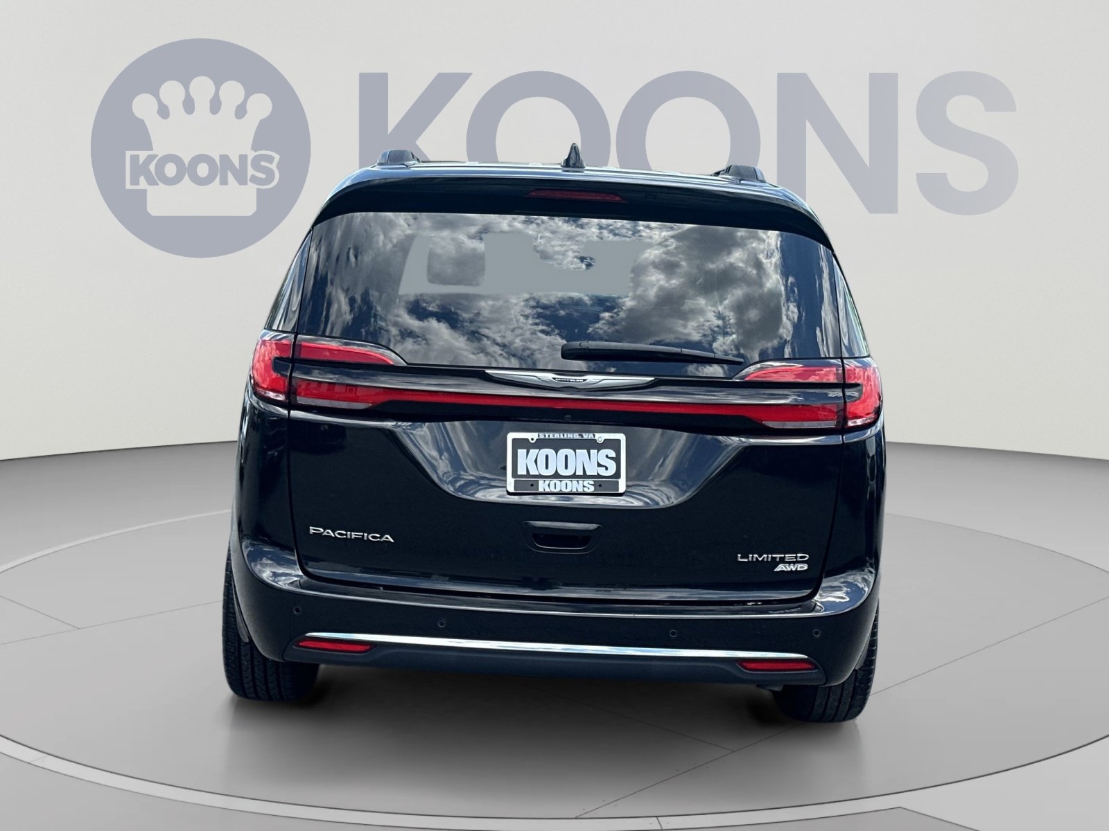 Used 2023 Chrysler Pacifica Limited w/ Uconnect Theater Family Group AWD/4WD image 15