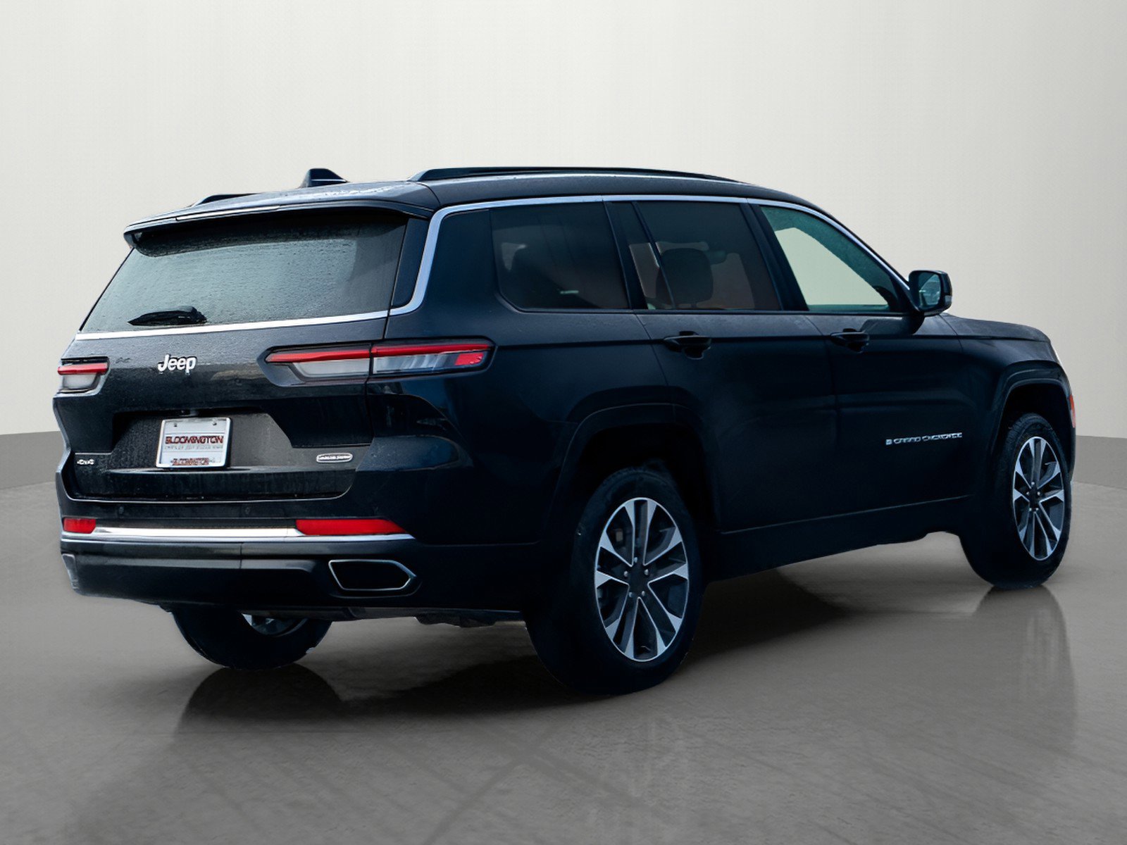 Used 2024 Jeep Grand Cherokee L Overland w/ Trailer Tow Package image 7