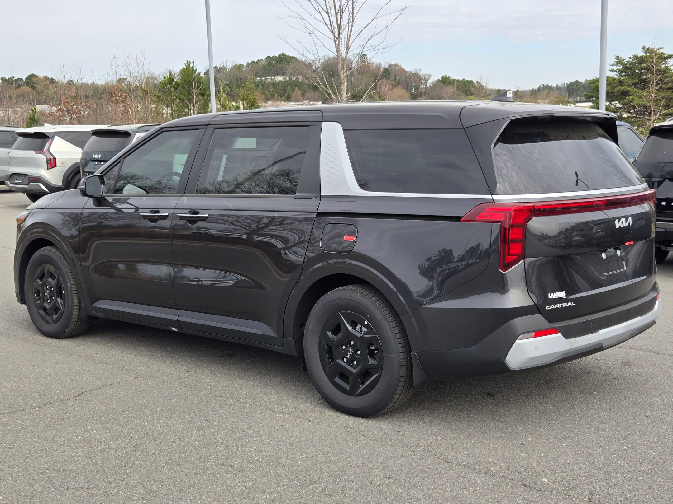 New 2026 Kia Carnival FWD image 5