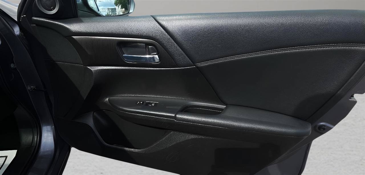 Used 2015 Honda Accord EX image 27