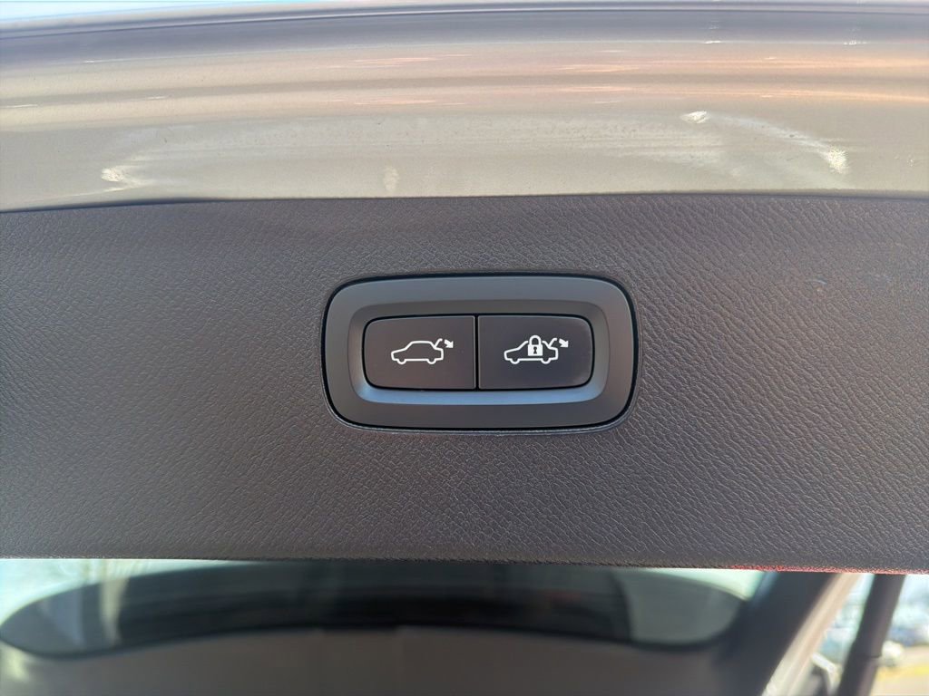 Used 2022 Volvo XC90 T6 Inscription w/ Advanced Package image 21