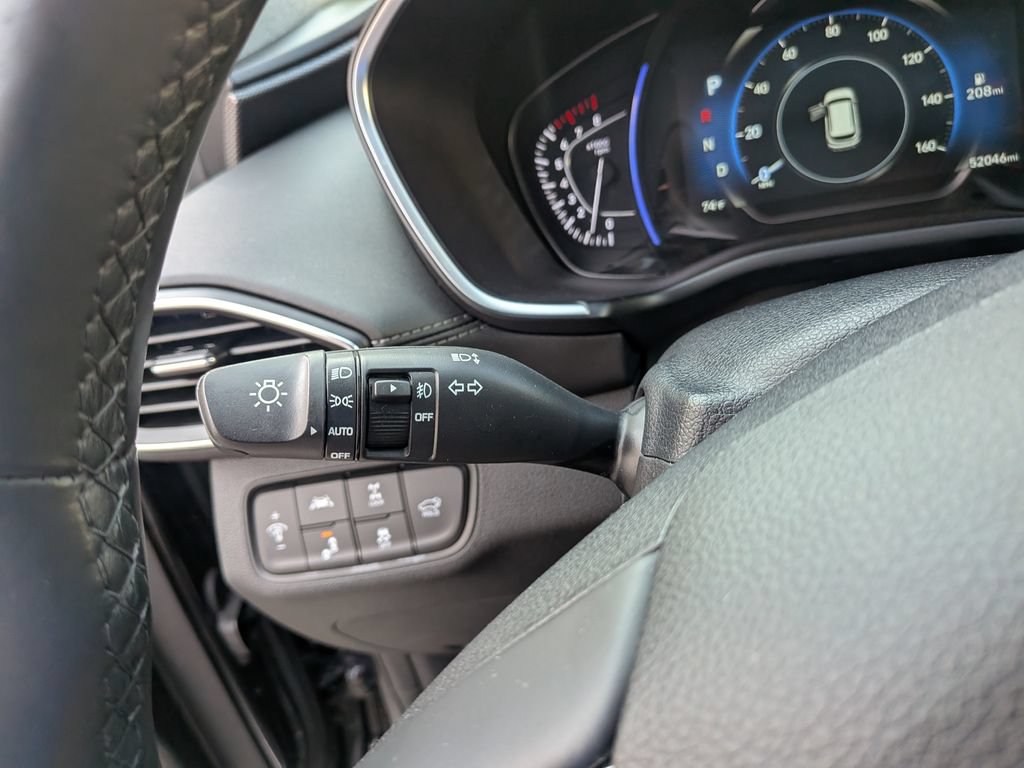 Used 2020 Hyundai Santa Fe Limited AWD/4WD image 31