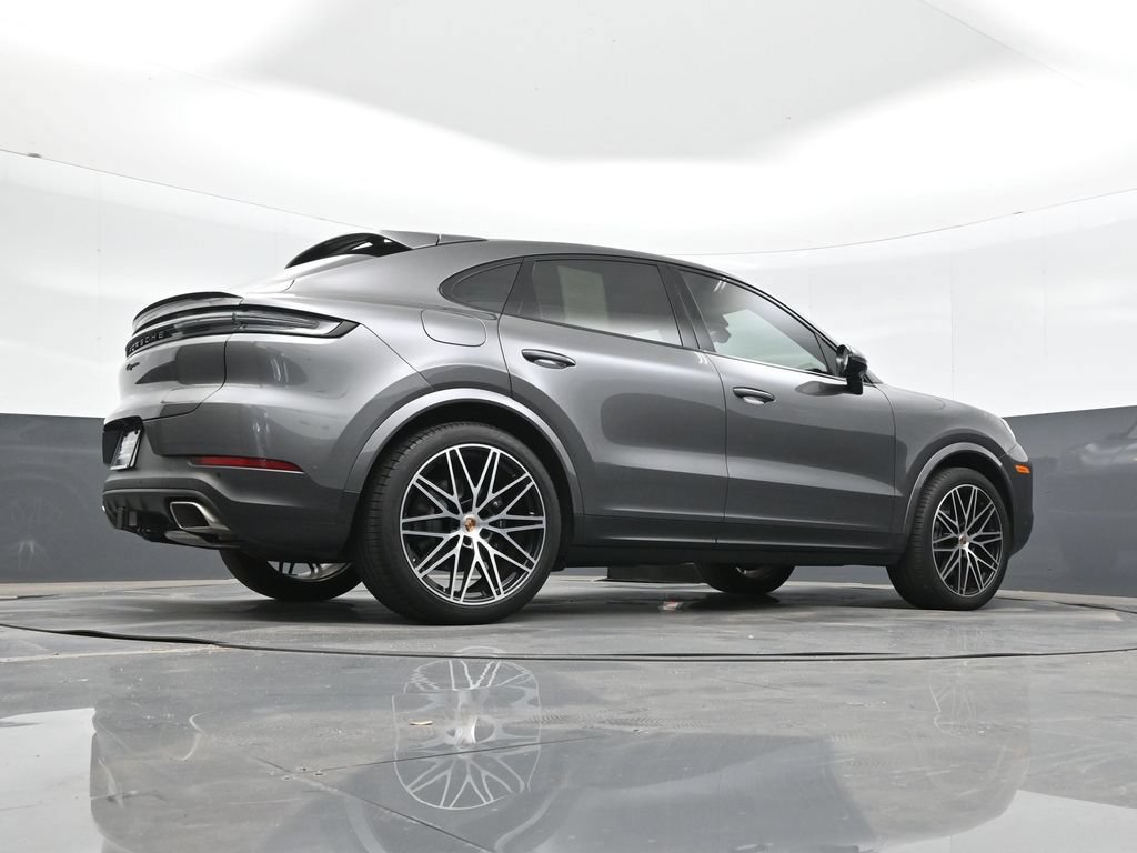 Certified 2025 Porsche Cayenne Coupe AWD/4WD image 38