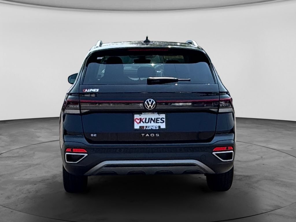 Used 2025 Volkswagen Taos SE FWD image 8