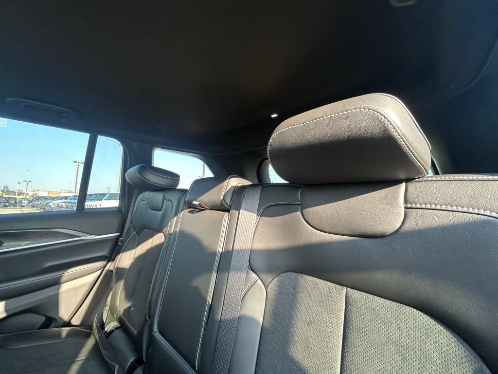 New 2026 Jeep Grand Cherokee Altitude AWD/4WD image 27