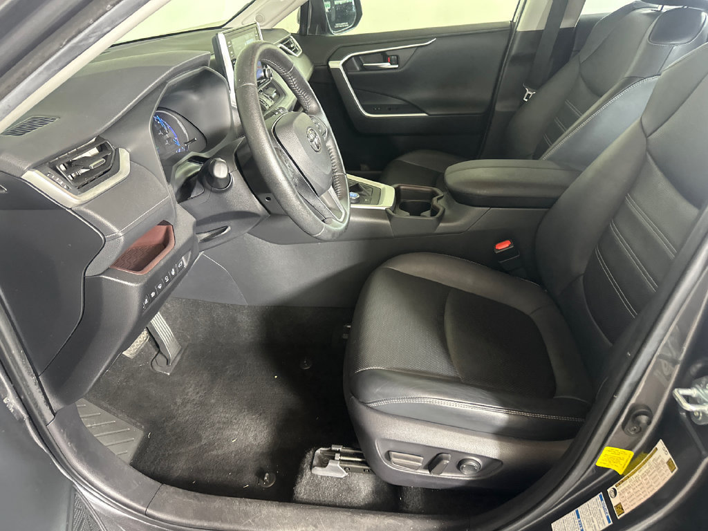 Used 2019 Toyota RAV4 Limited AWD/4WD image 9