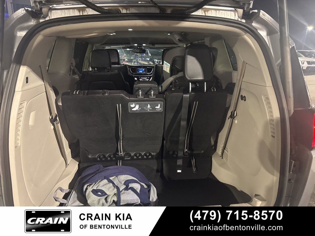 Used 2020 Chrysler Voyager Lxi image 34