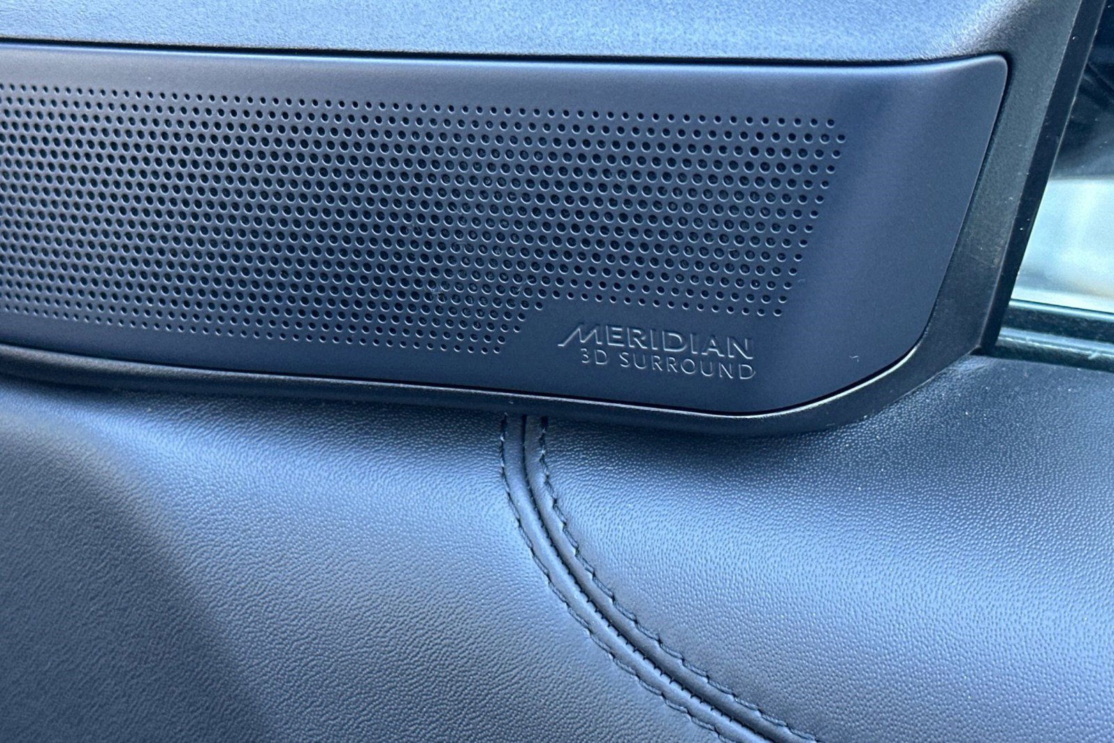 Certified 2023 Land Rover Range Rover First Edition image 16