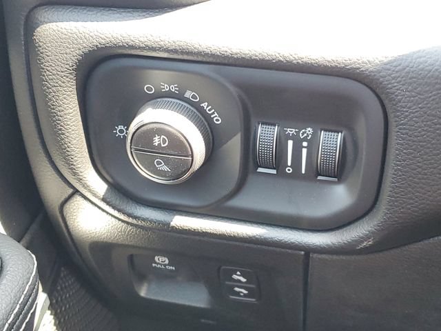 New 2026 RAM 1500 Laramie w/ Sport Appearance Package AWD/4WD image 19