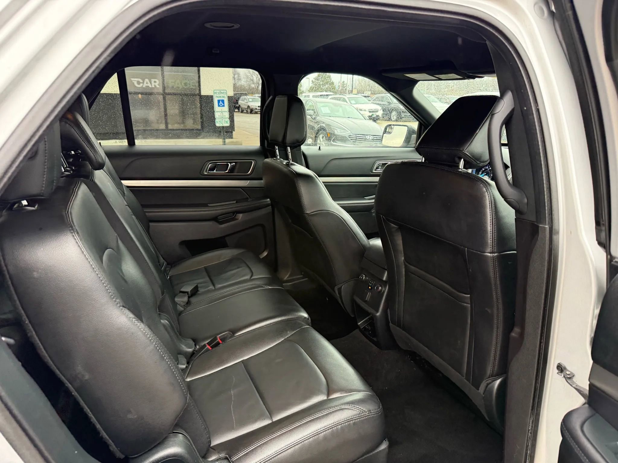 Used 2018 Ford Explorer XLT w/ Equipment Group 202A image 24