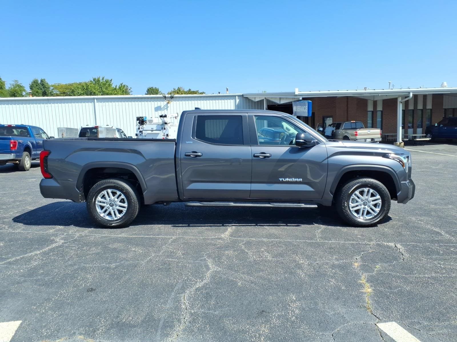 Used 2024 Toyota Tundra SR5 w/ SR5 Premium Package AWD/4WD image 9