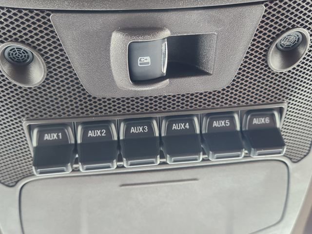 Used 2022 Ford F350 King Ranch w/ FX4 Off-Road Package image 40