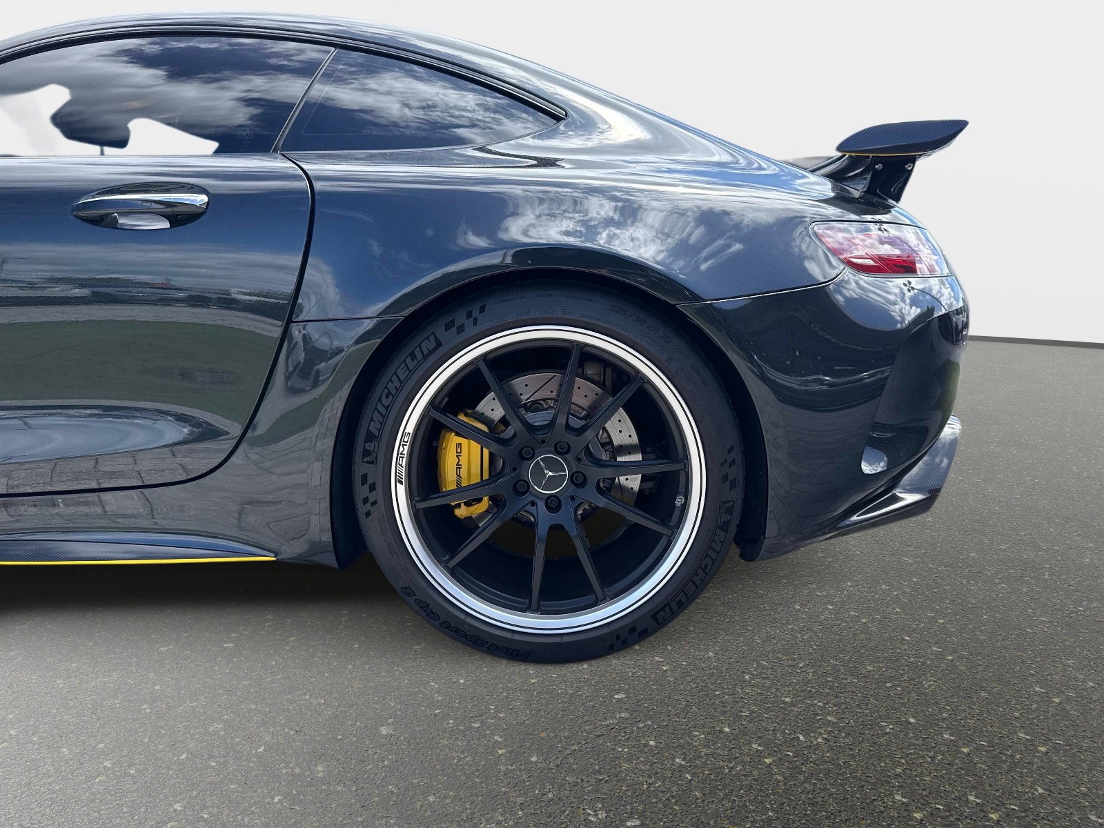 Used 2018 Mercedes-Benz AMG GT R image 12