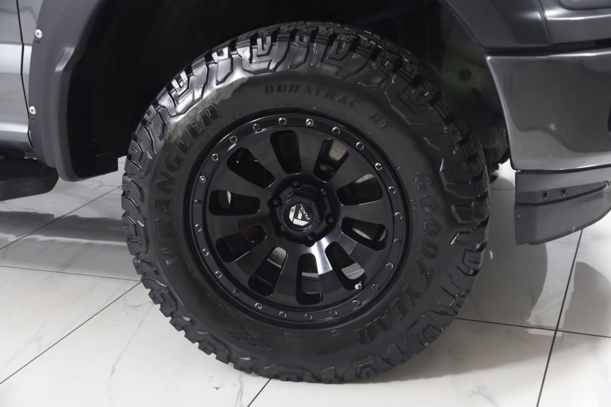 Used 2019 Ford F150 XLT w/ Equipment Group 302A Luxury AWD/4WD image 17