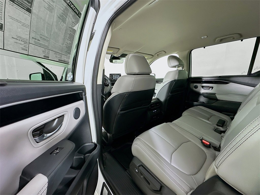 New 2025 Honda Pilot EX-L image 17