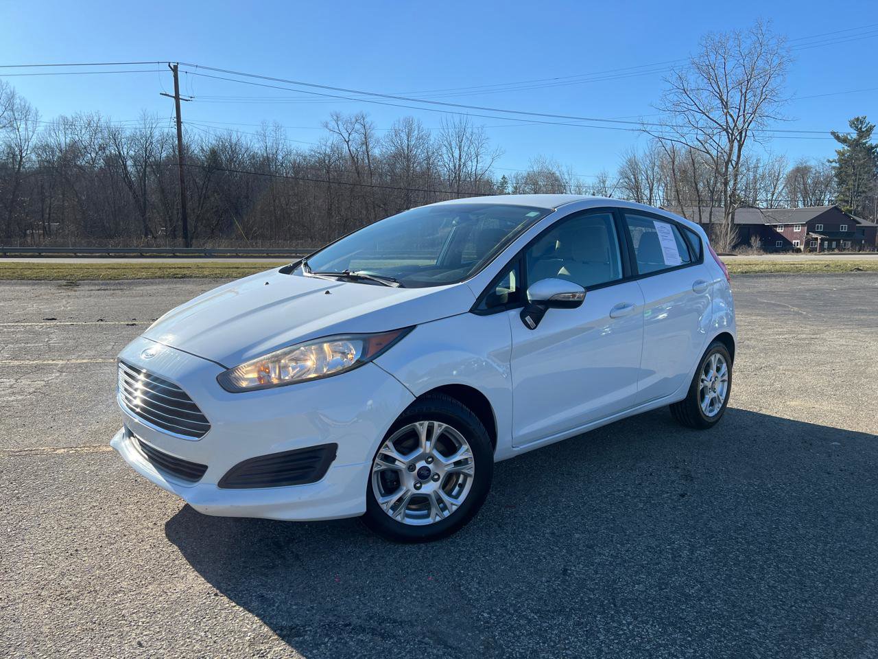 Used 2015 Ford Fiesta SE FWD image 2