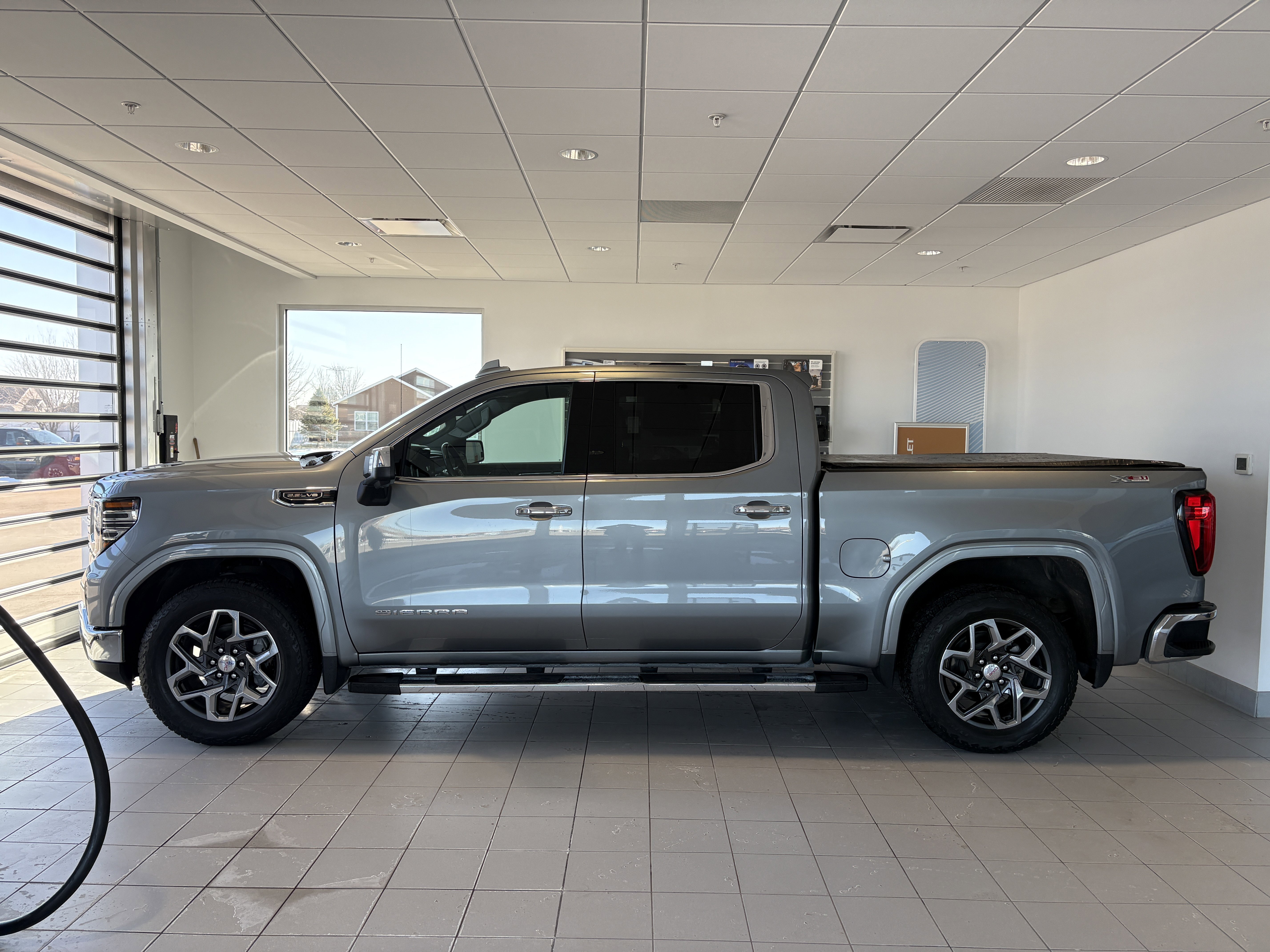 Used 2024 GMC Sierra 1500 SLT w/ SLT Premium Plus Package image 2