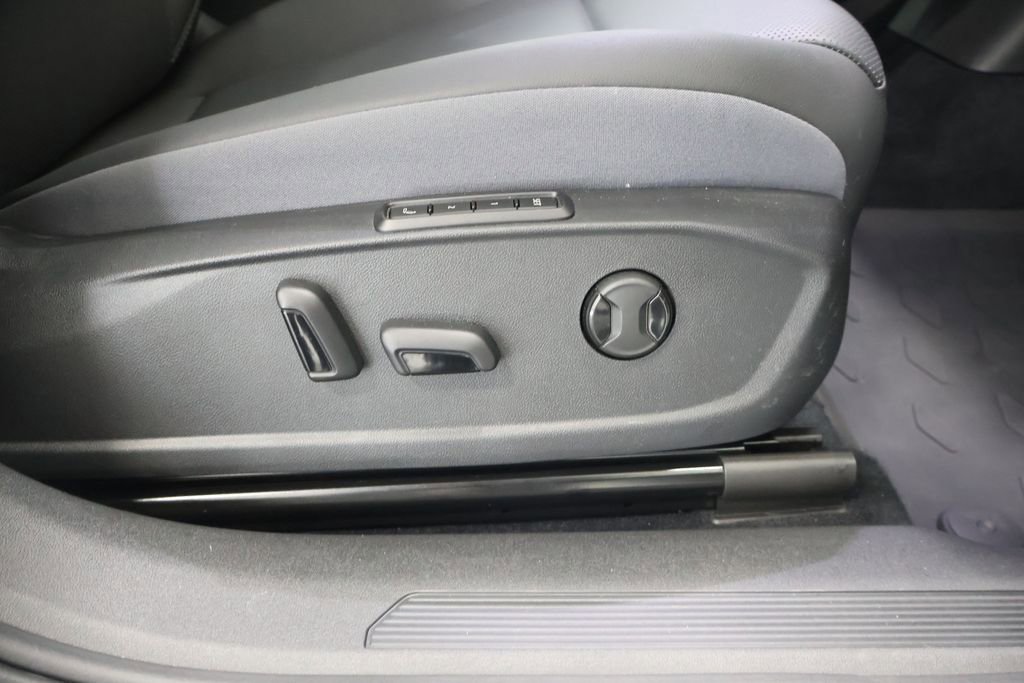 Used 2023 Volkswagen ID.4 Pro S image 22