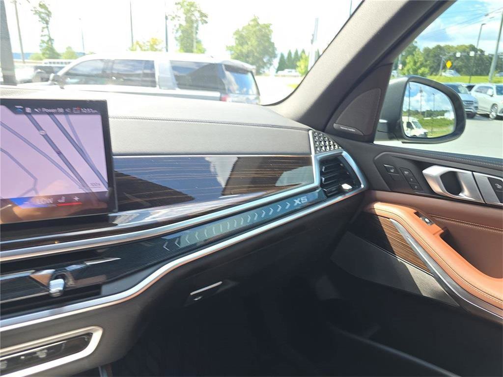 Used 2025 BMW X5 xDrive40i w/ Climate Comfort Package image 27