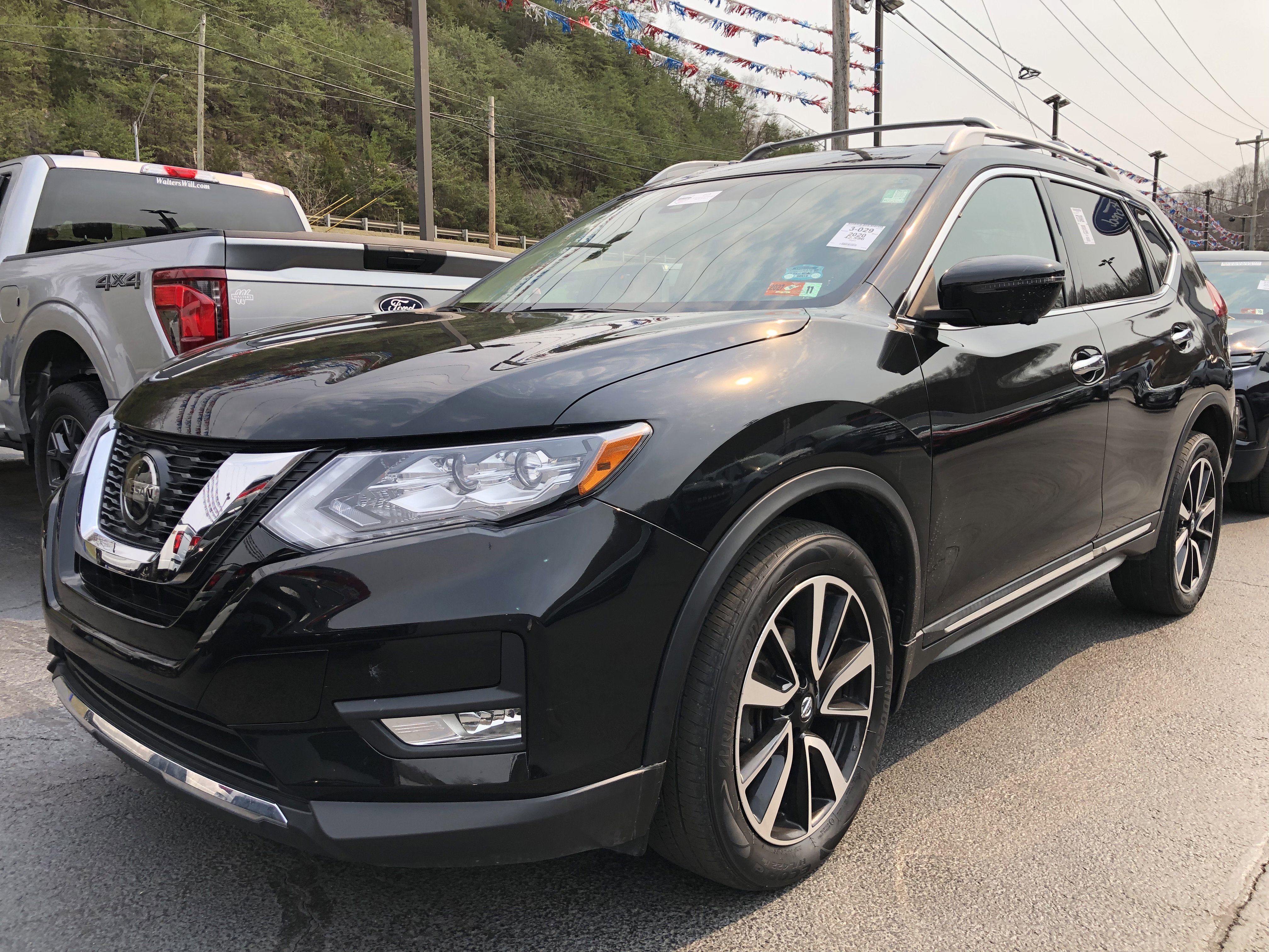 Used 2020 Nissan Rogue SL w/ Premium Package image 4