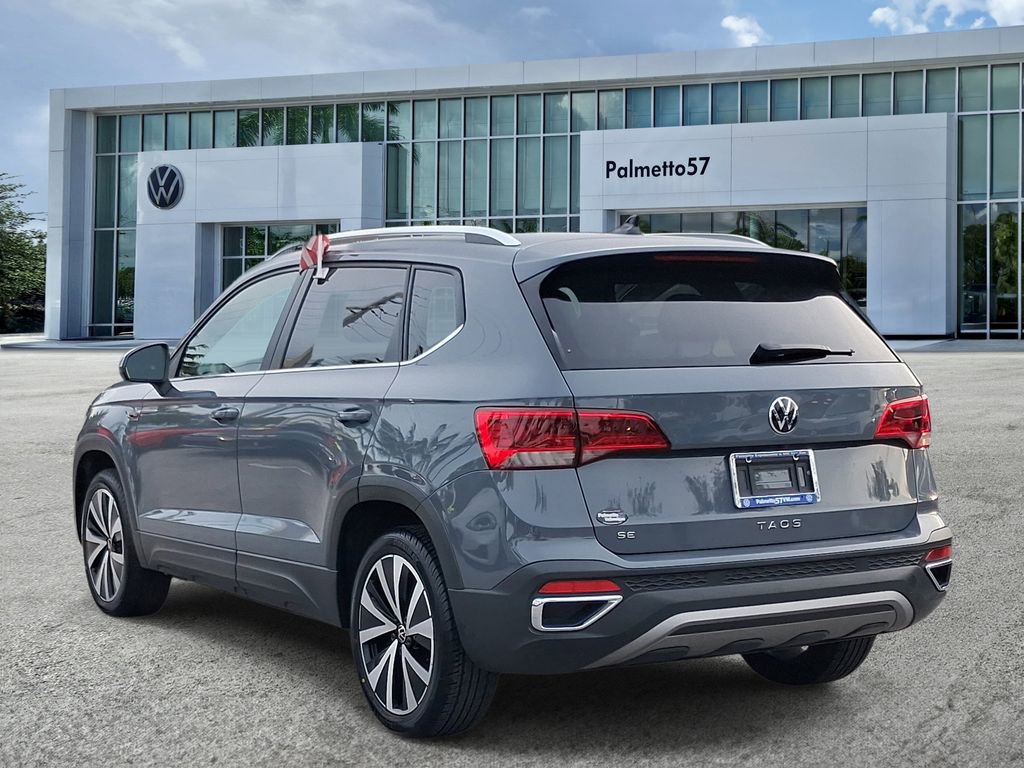 Used 2023 Volkswagen Taos SE w/ Panoramic Sunroof Package FWD image 4