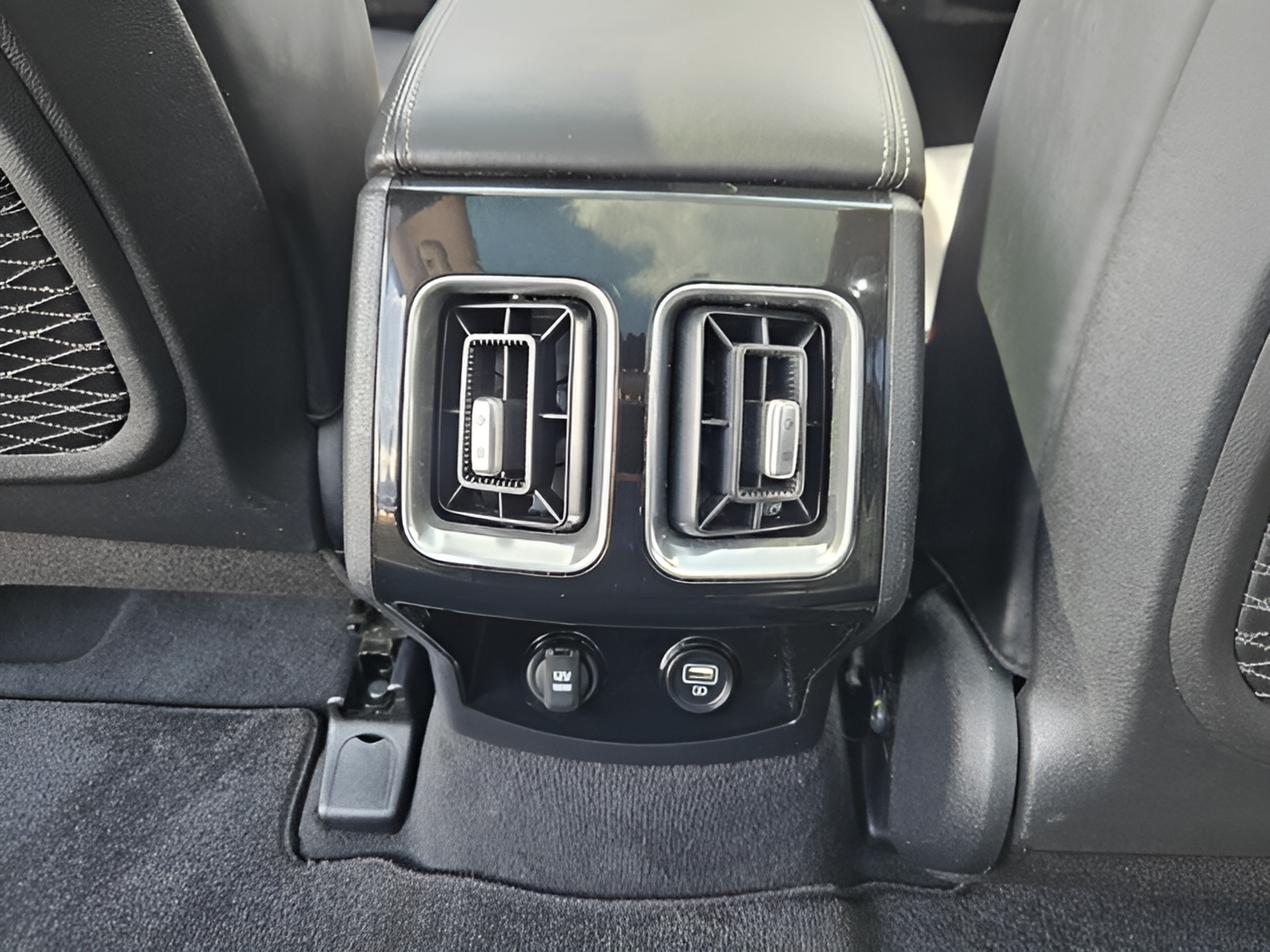 Used 2021 Kia Sorento SX FWD image 11