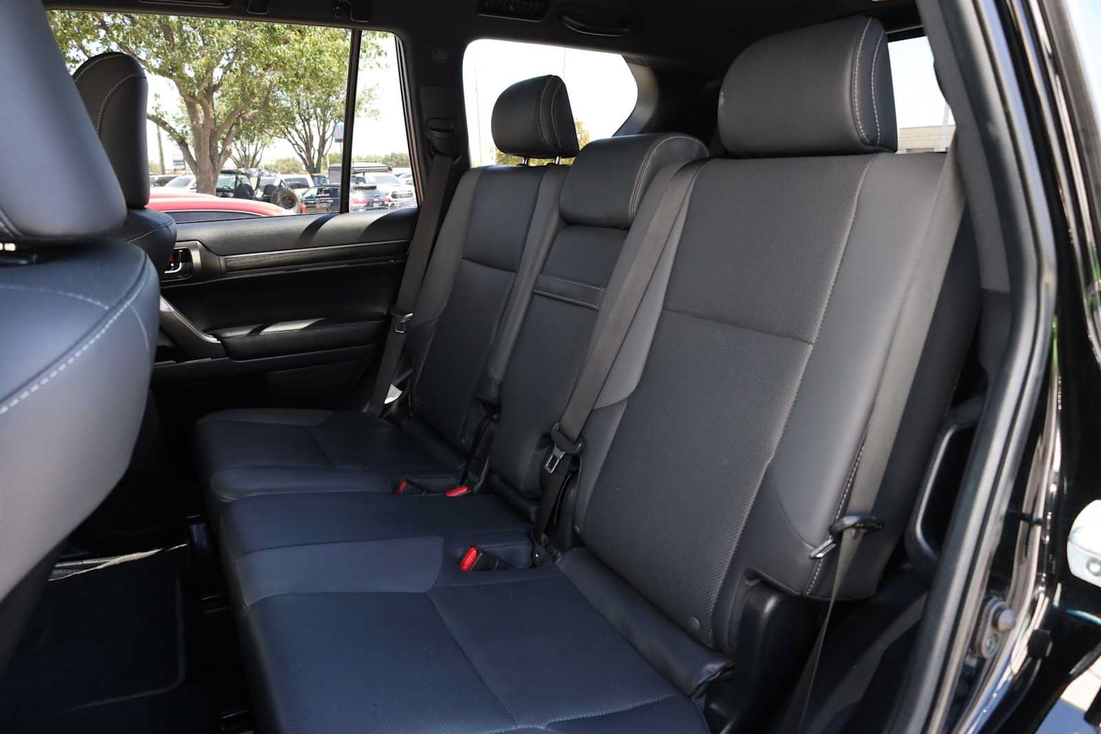 Used 2022 Lexus GX 460 w/ Black Line Special Edition AWD/4WD image 39
