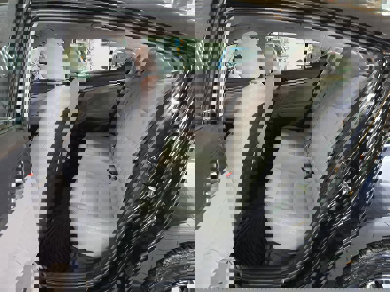 Used 2017 Hyundai Elantra SE image 11