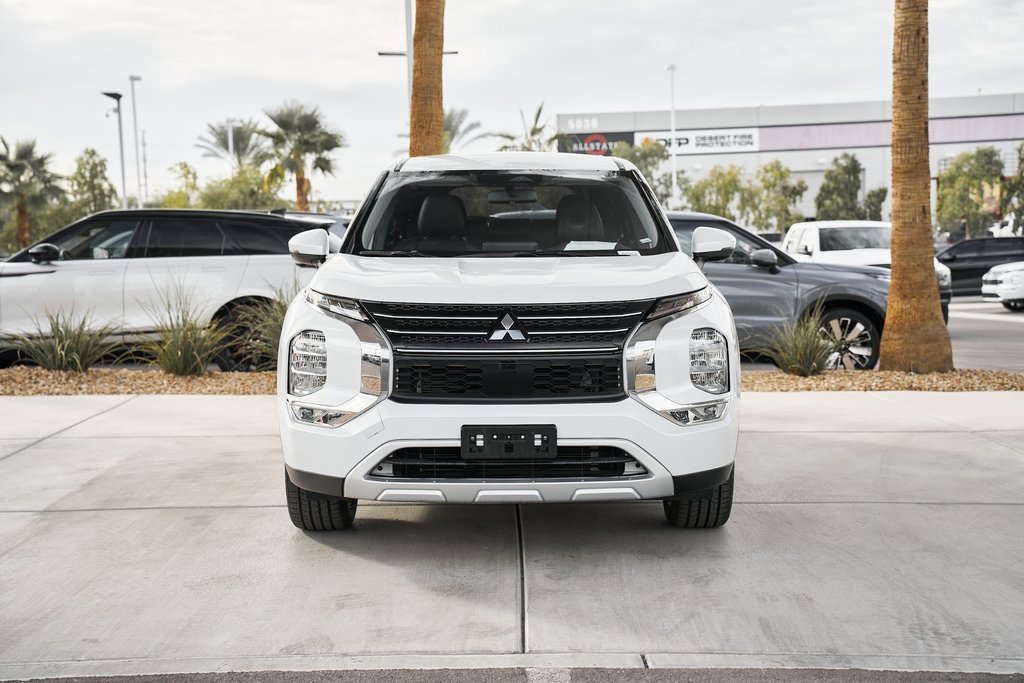 Used 2023 Mitsubishi Outlander SE image 6