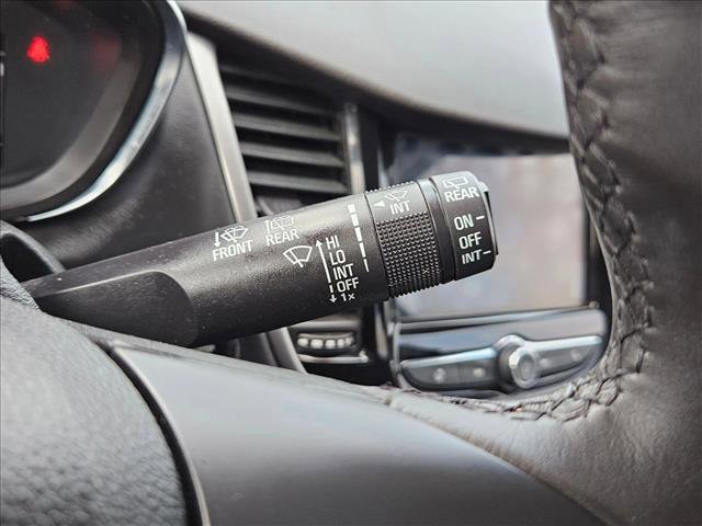 Used 2018 Chevrolet Trax LT w/ LT Convenience Package FWD image 22