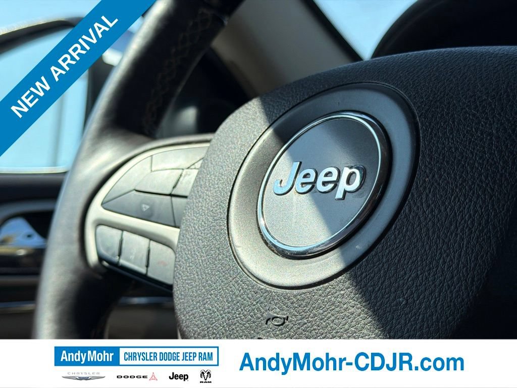 Used 2017 Jeep Grand Cherokee Overland AWD/4WD image 26