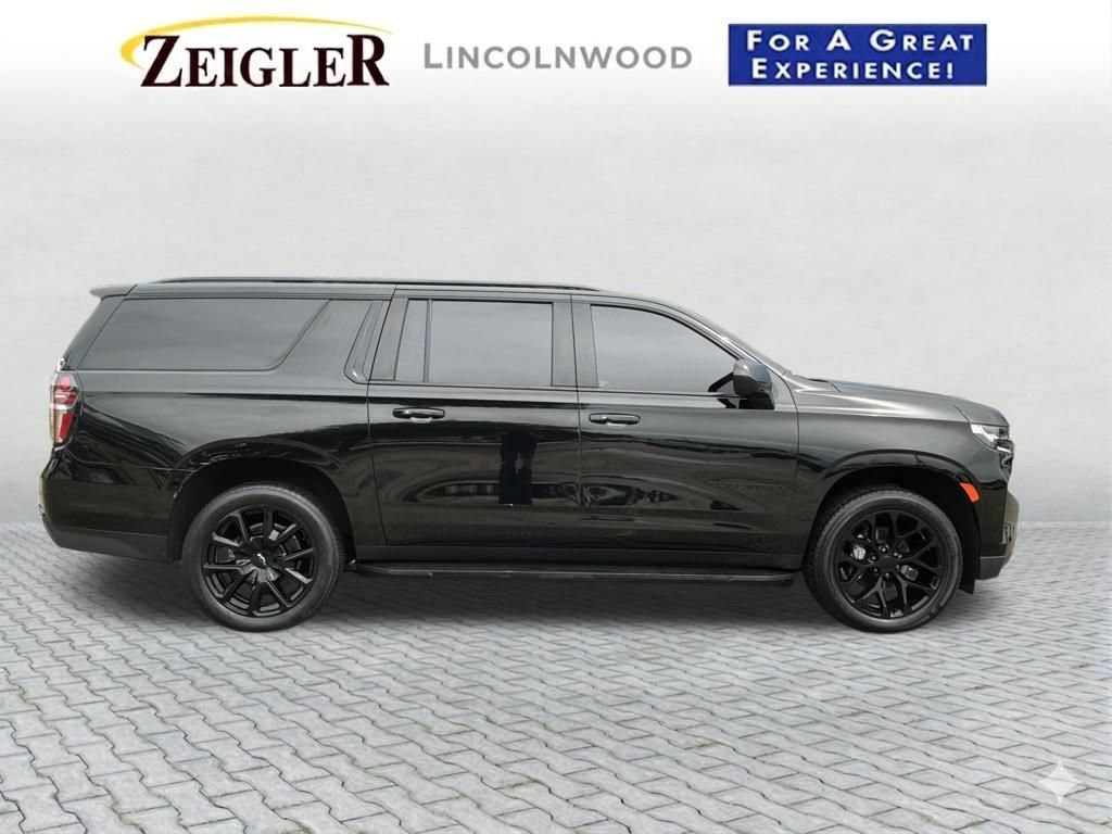 Used 2023 Chevrolet Suburban RST AWD/4WD image 8