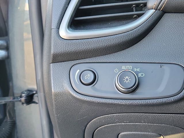 Certified 2021 Chevrolet Trax LT w/ Driver Confidence Package image 19