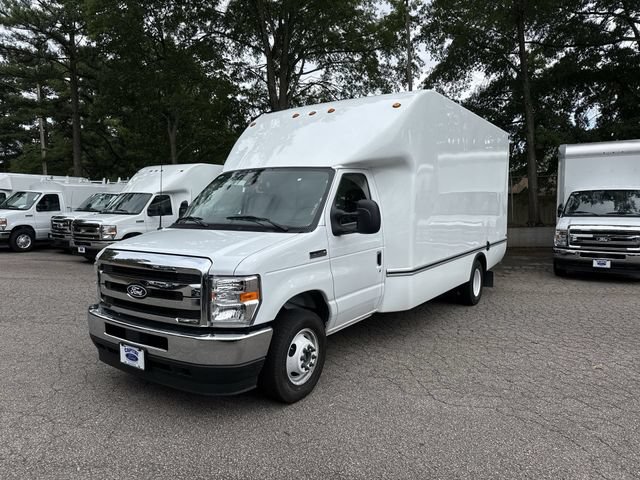 New 2027 Ford E-350 and Econoline 350 Super Duty w/ Power Equipment Group RWD image 1
