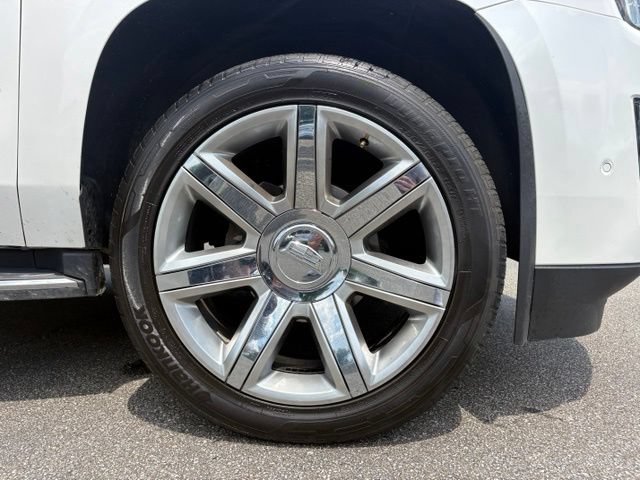Used 2019 Cadillac Escalade Luxury AWD/4WD image 18