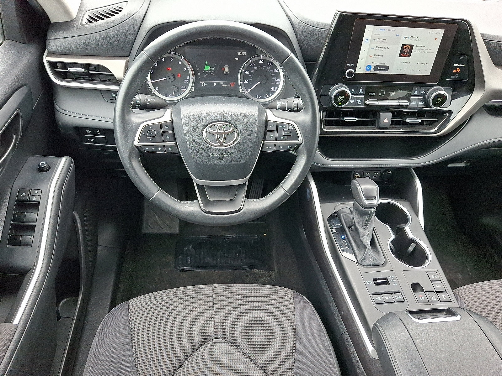 Used 2024 Toyota Highlander LE AWD/4WD image 12