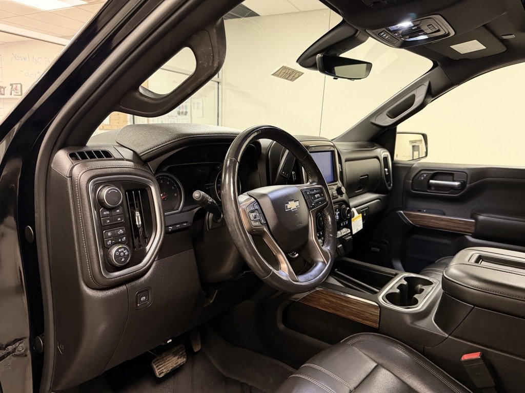 Certified 2019 Chevrolet Silverado 1500 High Country w/ Technology Package image 16